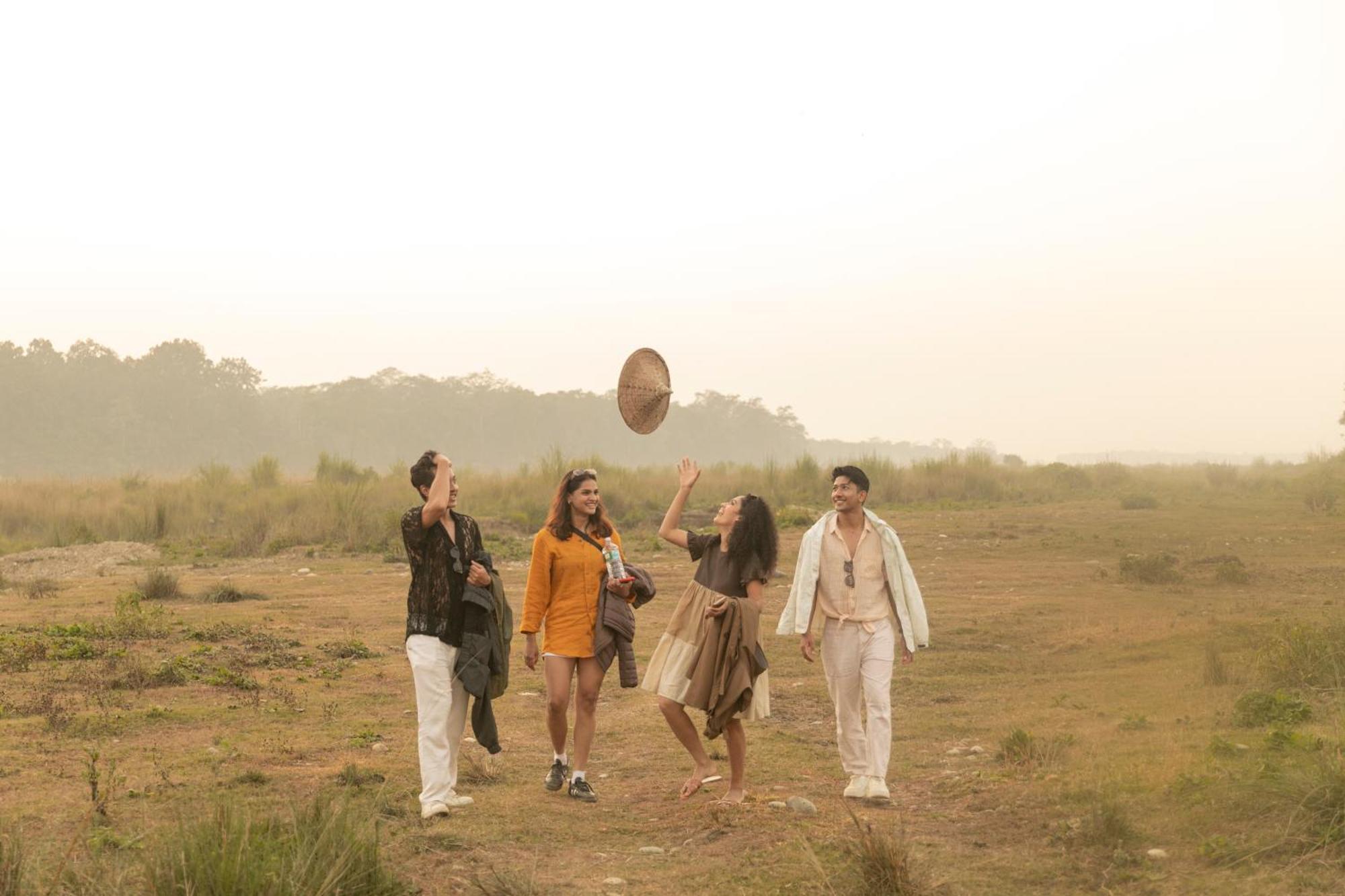 Отель Kasara Chitwan Patlahara Экстерьер фото