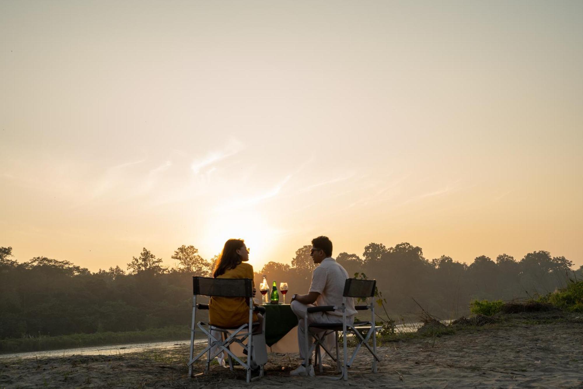 Отель Kasara Chitwan Patlahara Экстерьер фото