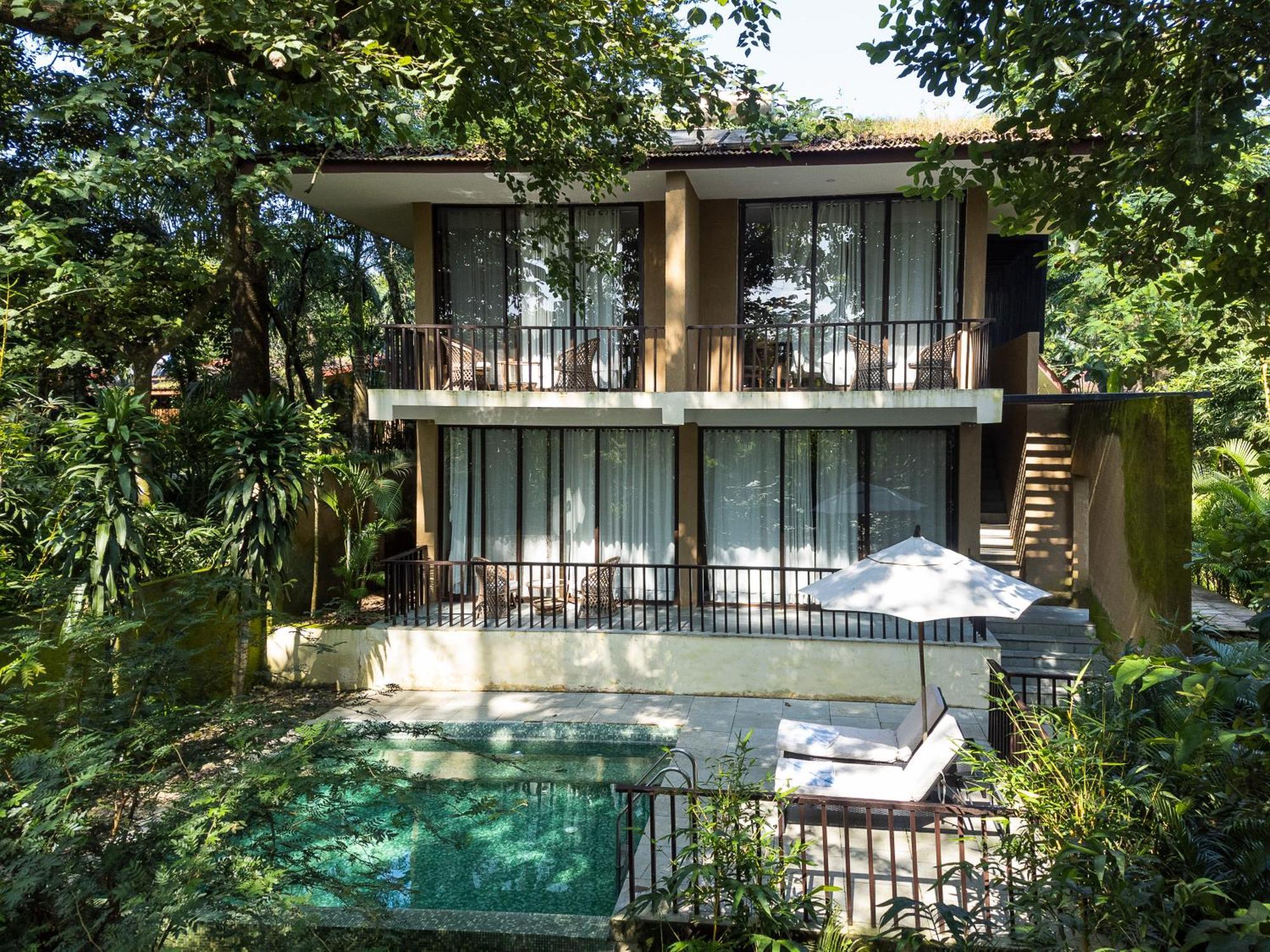 Отель Kasara Chitwan Patlahara Экстерьер фото