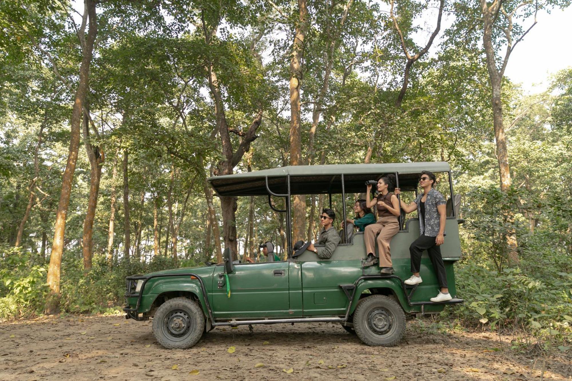 Отель Kasara Chitwan Patlahara Экстерьер фото