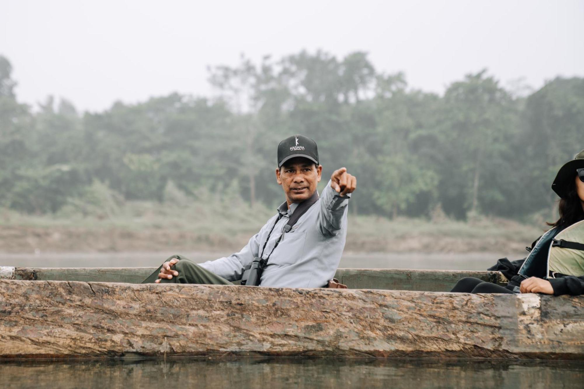 Отель Kasara Chitwan Patlahara Экстерьер фото